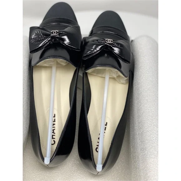 CHANEL black patent leather bow loafers flats EURO 37.5/USA 7.5 - Picture 12 of 16